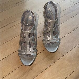 Naturalizer Danya Silver Strappy Open-Toe Sz 9N Heels